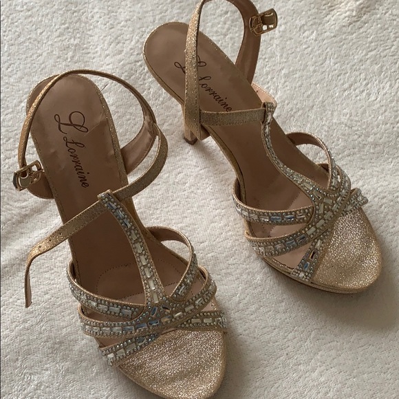 🦄 4/$40 gold sparkly heels - Picture 1 of 3